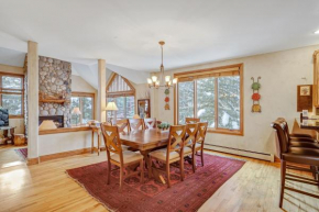 Cozy Mountain 4-Bedroom Retreat in Arrowhead Village townhouse